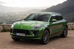 Top 10 xe hơi lý tưởng dành cho gia đình mê tốc độ: Porsche Macan Turbo dẫn đầu
