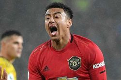 Lingard bắt tay với 'siêu cò' Raiola, làm dấy lên nghi ngại về tương lai ở MU