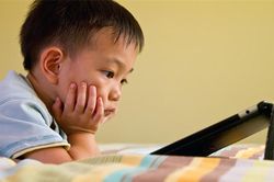 Bài mẫu thư UPU lần 49 năm 2020: 'Con chỉ cần được ở bên bố mẹ nhiều hơn'