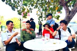 Ăn nho biển, uống nước vối giữa Trường Sa