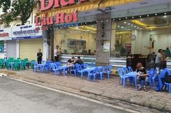 Dân chơi cũng sợ bị phạt, quán bar đìu hiu toàn khách tây