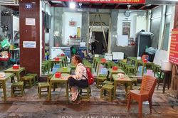 Phố bia Tạ Hiện lên báo quốc tế cũng vắng vẻ lạ thường