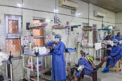 Dư luận Ấn Độ phẫn nộ vì quá nhiều trẻ em tử vong tại một bệnh viện công