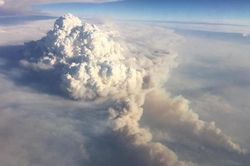 Cháy rừng Australia đang tạo ra hệ thống thời tiết đầy nguy hiểm