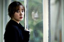 Rụng rời bắt gặp cảnh tượng trong phòng mẹ chồng, tôi bủn rủn không biết phải làm sao