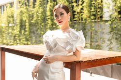 Á hậu Diễm Trang khoe vẻ đẹp gái một con tràn đầy gợi cảm