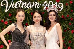 Hương Giang ôm thắm thiết 2 trò cưng Khánh Vân - Quỳnh Hoa: '2 em thành công, chị rất hãnh diện'