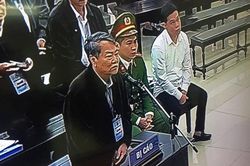 Bị cáo Phan Xuân Ít bật khóc, bàng hoàng trước mức án VKS đề nghị