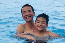 Viết thư cho con trai lớp 6, người cha vui mừng vì cậu bé biết yêu