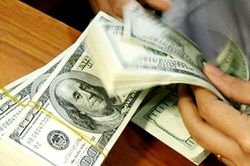Tỷ giá trung tâm đảo chiều tăng, đồng tiền mang tính dự trữ giảm mạnh