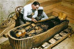 Tiết lộ quá choáng về lăng mộ của Pharaoh Tutankhamun