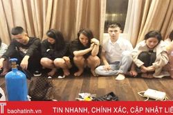 Công an TP Hà Tĩnh bắt quả tang 7 'nam thanh nữ tú' sử dụng ma túy trong khách sạn