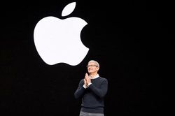 Không phải Steve Jobs, Tim Cook mới là 'ân nhân' của Apple
