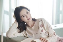 Lưu Thi Thi ngọt ngào tung ảnh 'chiêu đãi' fan đầu năm