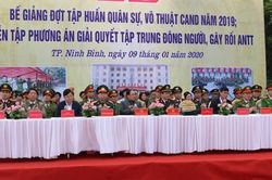 Công an thành phố Ninh Bình bế giảng đợt tập huấn quân sự võ thuật năm 2019