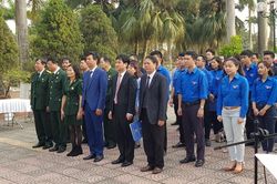 Đảng ủy Khối các cơ quan Thành phố Hà Nội tri ân các anh hùng liệt sỹ