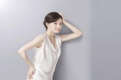 Khí chất của đàn bà 40, chị em nên học hỏi để chồng thương, cung phụng như bà hoàng