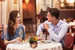 Chưa kịp mãn nguyện vì yêu được gái xinh, trai trẻ chết lặng 'lĩnh đủ'