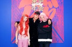 Châu Tấn - Trần Khôn - Thư Kỳ chơi trò cosplay, 3 người cộng lại đã 132 tuổi nhưng 'quậy' không kém hội trẻ tuổi