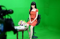 Elly Trần xuất hiện với style 'gái ngoan' kín đáo sau tin đồn ông xã ngoại tình