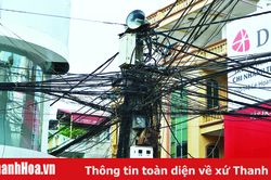 Làm sao để gỡ 'mạng nhện' ở trên cao?