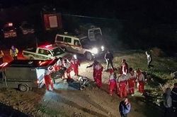 Xe buýt rơi xuống khe núi, ít nhất 19 người thiệt mạng