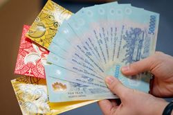 Phụ huynh giữ tiền lì xì của con sẽ bị phạt một triệu đồng?