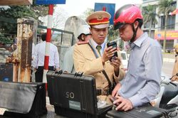 Cản bước 'tử thần' trên những cung đường Tết