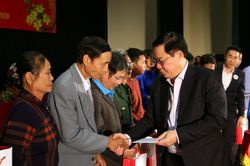 Kinh tế phát triển giúp Tết ấm no