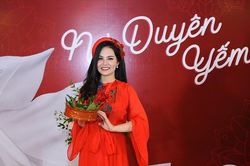Sao Mai Mai Thương mang Tết đến với 'Nợ duyên yếm đào'