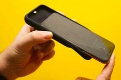 Apple đổi miễn phí ốp lưng kèm pin dự phòng cho iPhone vì dính lỗi