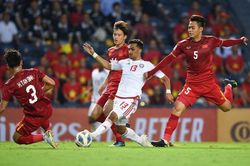 BLV Quang Huy: 'CĐV Việt Nam có lẽ yêu VAR lắm'