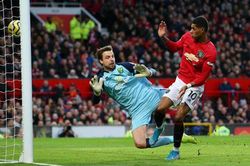 M.U 4-0 Norwich: Hàng công tỏa sáng, Quỷ đỏ áp sát top 4