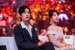 Vì sao khi ghép đôi với Lý Hiện thì không có vấn đề gì nhưng khi ngồi cạnh Tiêu Chiến, Dương Tử bị mắng thảm hại?