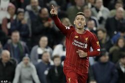 Đánh bại Tottenham, Liverpool vững ngôi đầu Ngoại hạng Anh