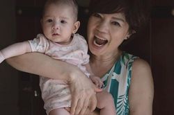 Cuộc sống bình yên vui vẻ bên con cháu của nghệ sĩ Ngọc Huyền sau khi ly hôn Chí Trung