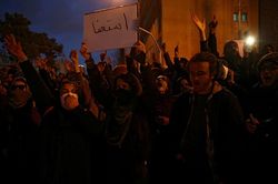 'Kẻ thù ở đây' - giận dữ bùng phát ở Iran sau vụ bắn nhầm máy bay