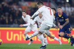 Roma 1-2 Juventus: Ronaldo ghi bàn, Juve chiếm ngôi đầu bảng của Inter