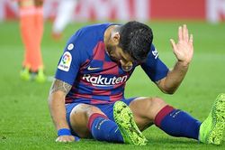 Barca đau đầu vì Luis Suarez