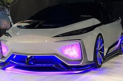 Toyota Ambivalent 'RD' Prius PHV phát sáng màu mè cực bắt mắt
