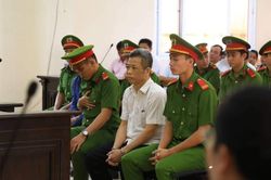 Diễn biến vụ từ chối cho cựu Bí thư Bến Cát tại ngoại: Dấu hiệu Công an và VKS Bình Dương đùn đẩy trách nhiệm