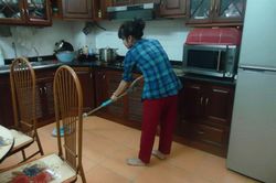 Kiếm tiền triệu mỗi ngày nhờ tăng ca dọn nhà thuê ngày Tết