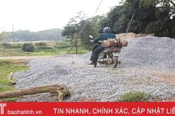 Đường trục xã ở Đức Thọ thi công ì ạch, chủ đầu tư thừa nhận năng lực nhà thầu hạn chế