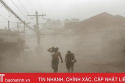 Kinh hoàng tro bụi núi lửa phủ kín cảnh vật ở Philippines
