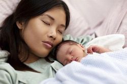 Ly hôn 8 năm, một mình nuôi con, nay chồng cũ quay về 'cướp' con trai