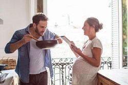 Chồng kêu cứu mong hội chị em gỡ rối vì bị vợ bầu 'cháo hành'