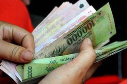 Biếu Tết nhà chồng 2 triệu đồng, chồng 'ăn bám' vẫn bị chê