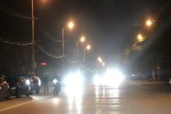 Quy định bật đèn pha ôtô tại Việt Nam?