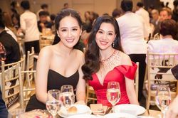Hoa hậu Mai Phương Thúy chơi trội với bao lì xì 'siêu khổng lồ'