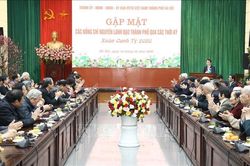 Gặp mặt, chúc Tết nguyên lãnh đạo thành phố Hà Nội qua các thời kỳ